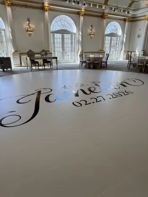 Retail interior graphics installation