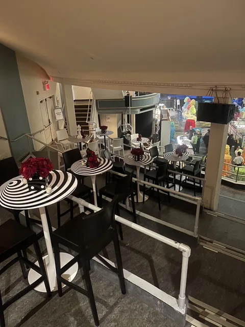 Venue environmental graphics installation